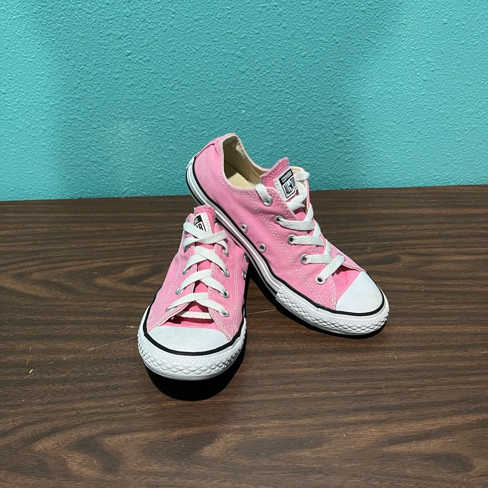 Childrens Size 3 Pink Converse